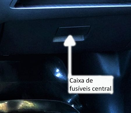 Ford Fiesta (2005-2008): Localização da caixa de fusíveis