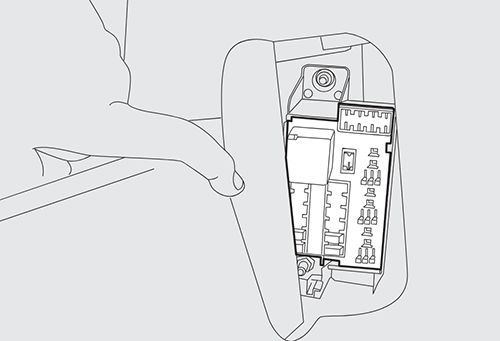 Fiat Punto (2012-2018): Localização da caixa de fusíveis